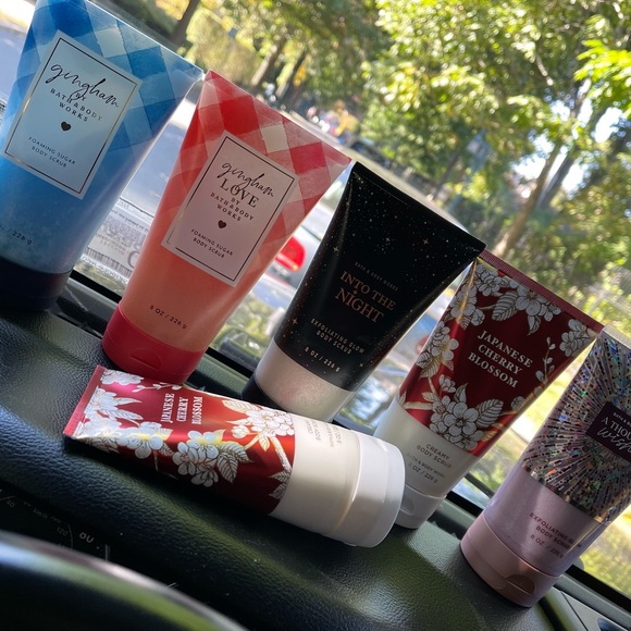 NWT Bath & Body Works Gingham Foaming Sugar Body Scrub - Picture 2 of 3